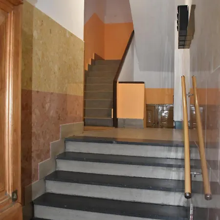 15 De Mayo Gasthof La Pola de Gordon