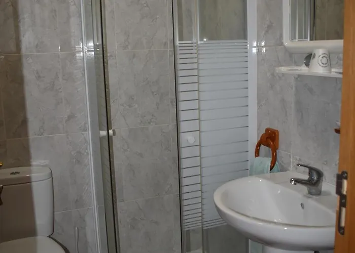 15 De Mayo 게스트하우스 La Pola de Gordon